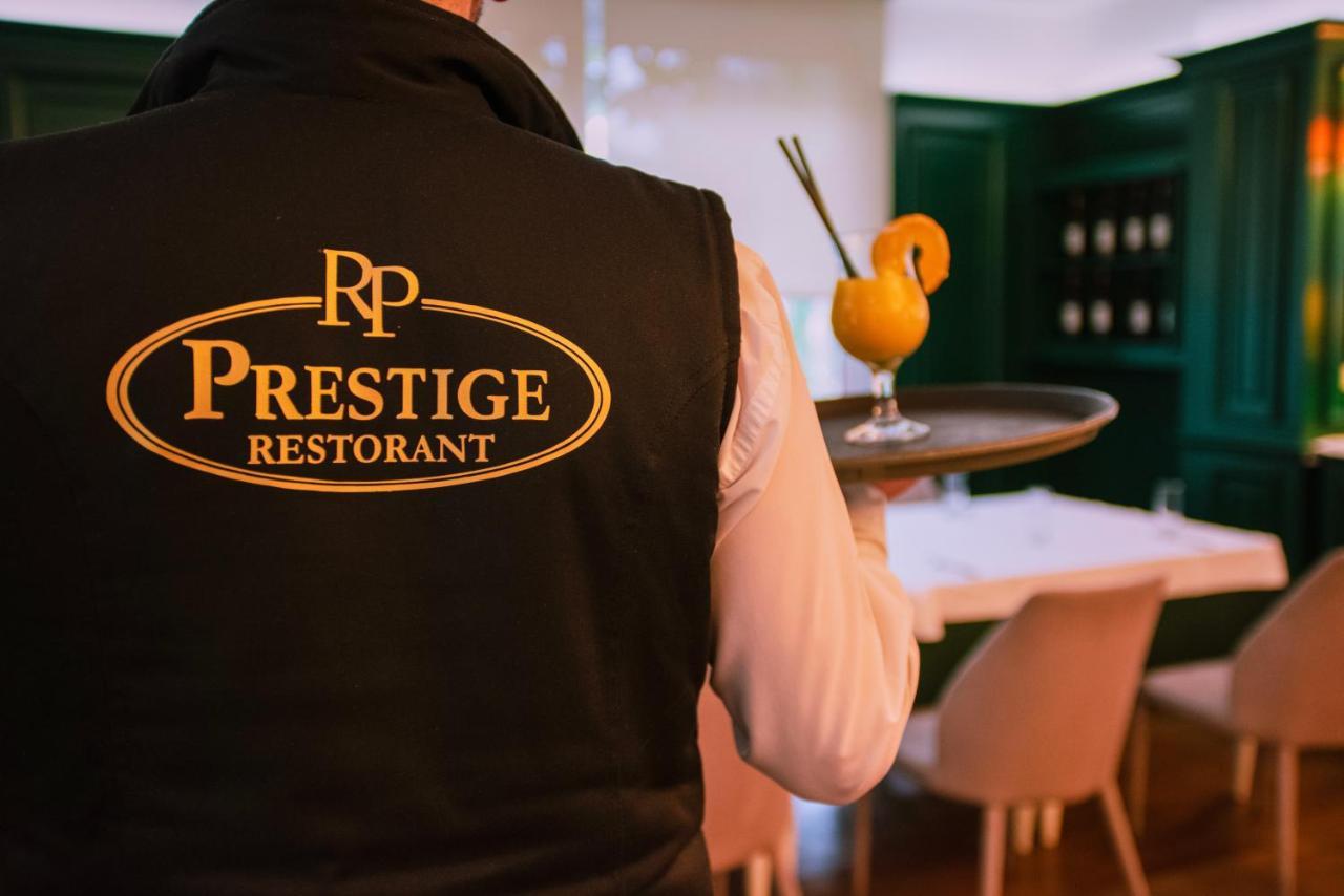 Prestige Hotel ティラナ エクステリア 写真